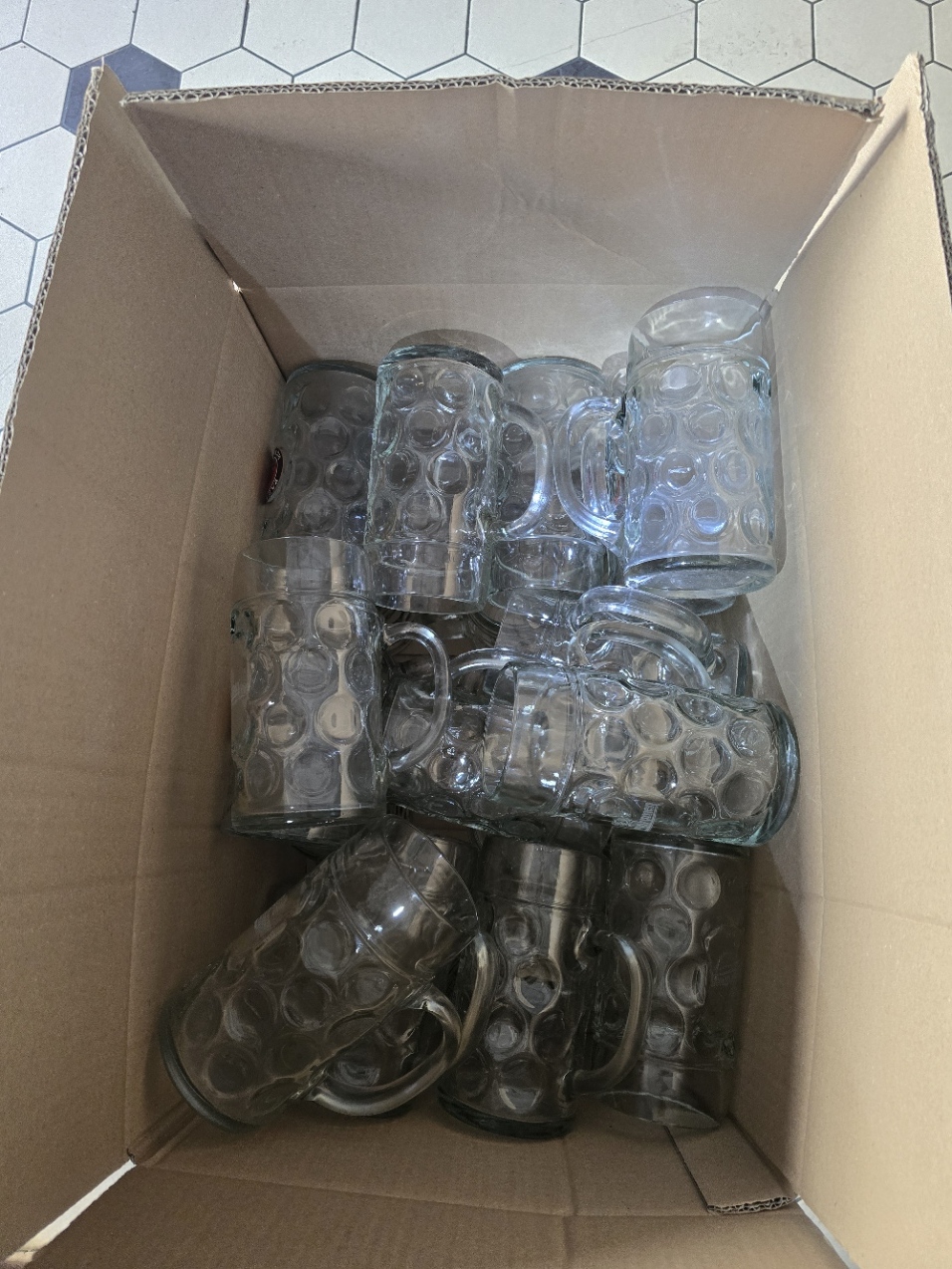 Nerezová chladící vana, výčepní stojan, sklenice